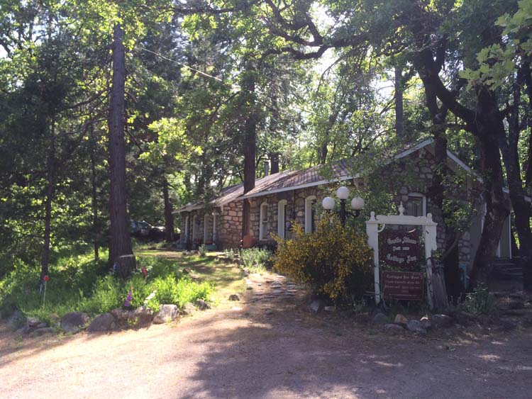 Castle Stone Cottages Photo Gallery « Castle Stone Inn