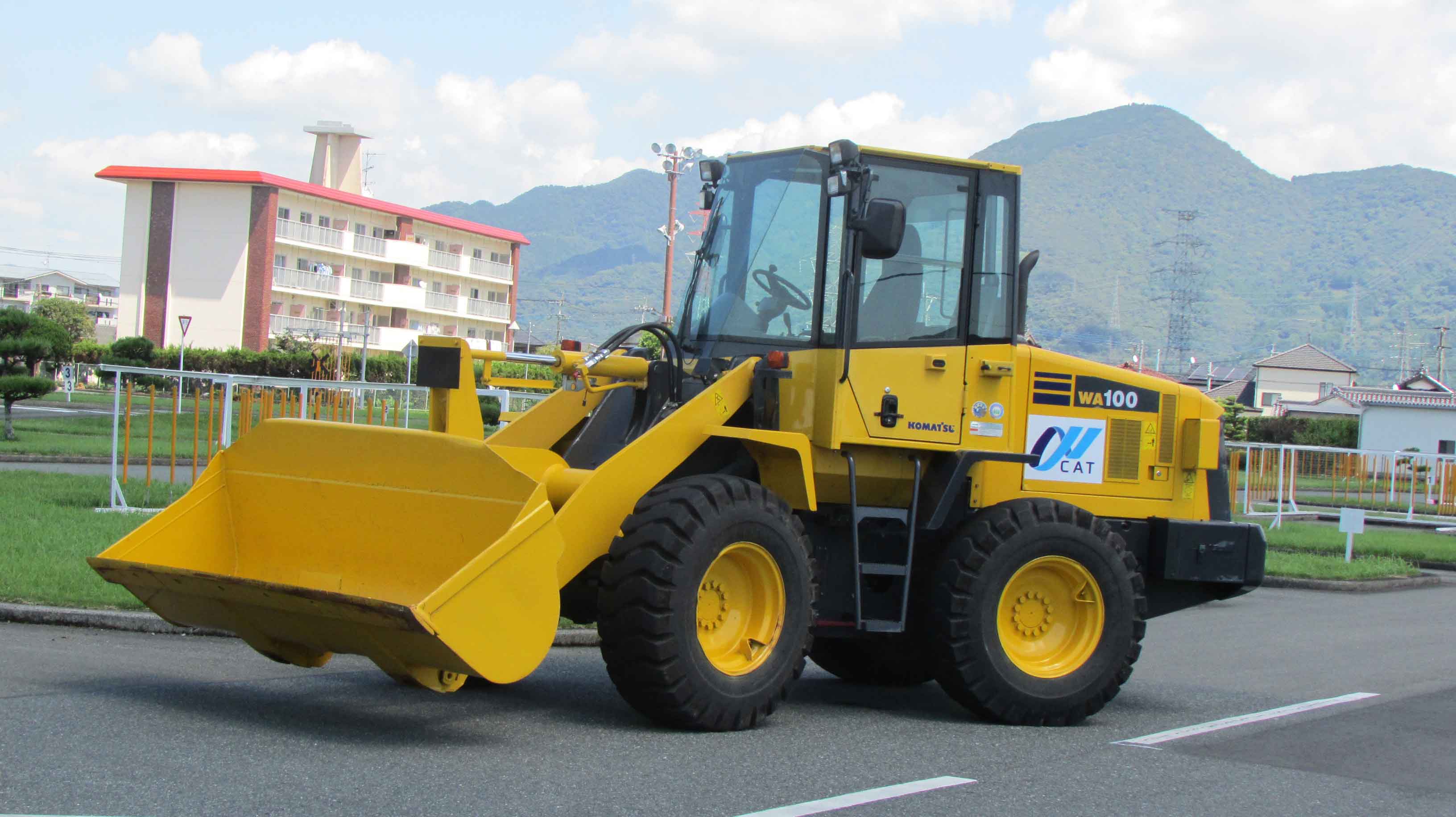 大型特殊車 CAT八代自動車学校