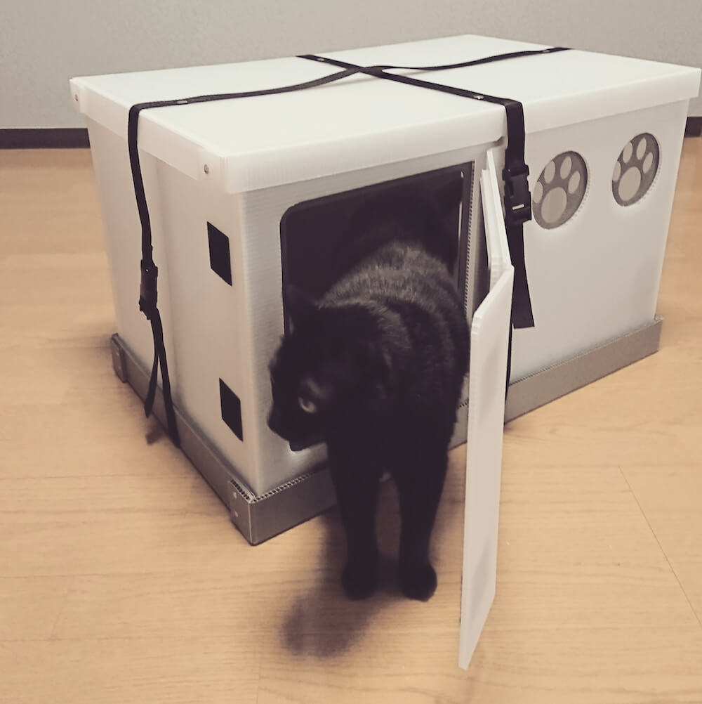 これ一台で猫トイレと居住空間を確保！愛猫との同行避難に備えるケージ「いっしょに避にゃん」 Cat Press