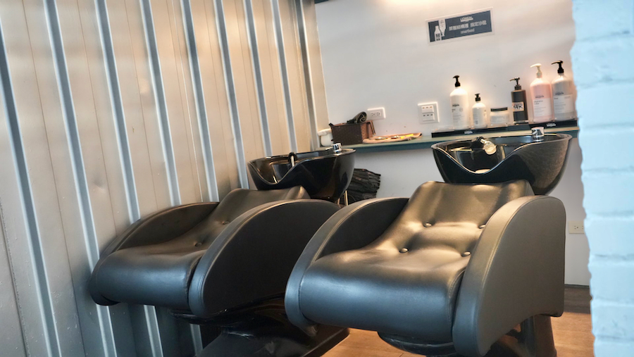 [嘉義美髮] AXIS HAIR 吳鳳店｜嘉義網美打卡景點～超美玻璃貨櫃屋！燙髮心得