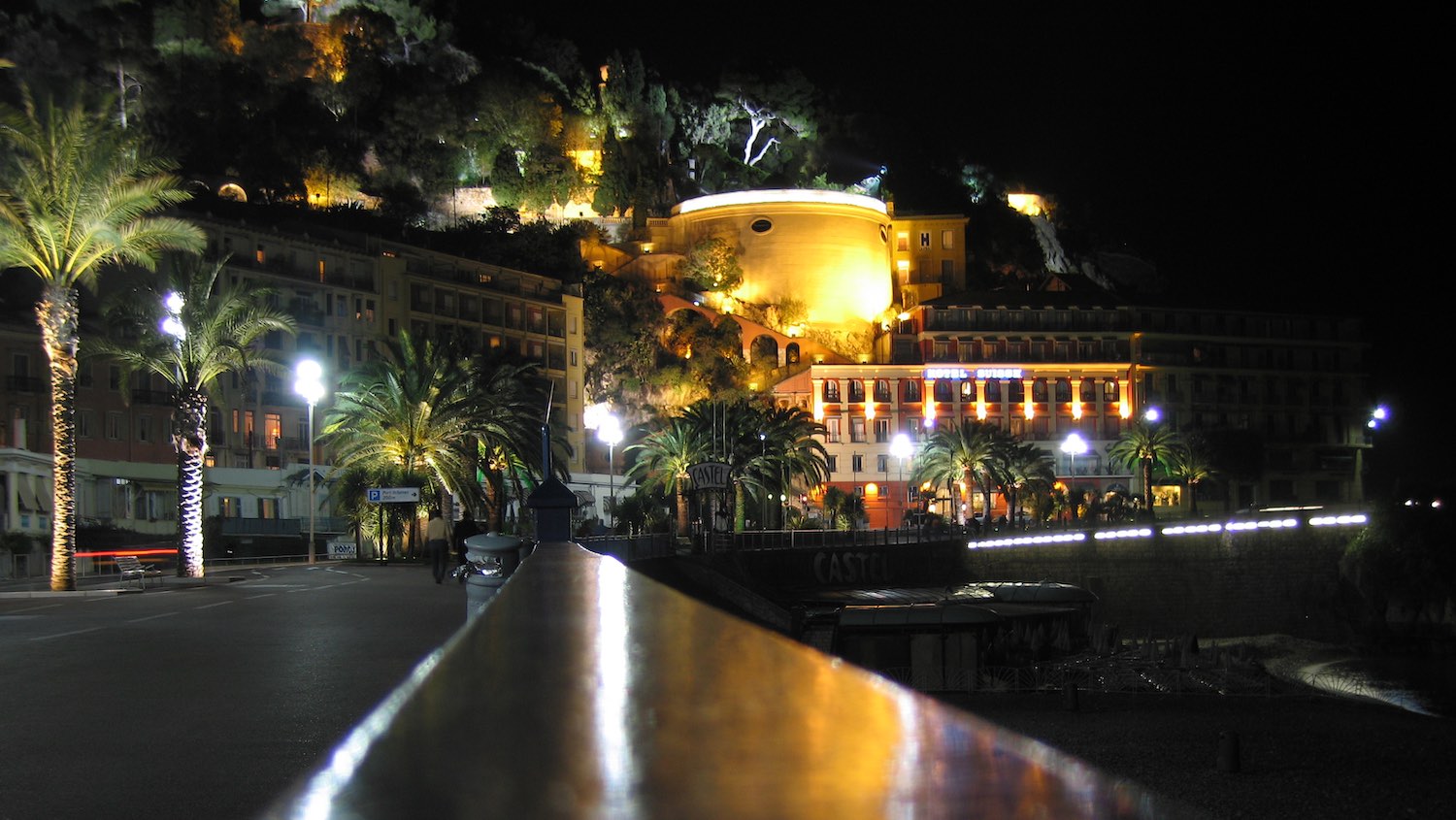 Promenade des Anglais, with Chateau de Nice above. Catallaxie