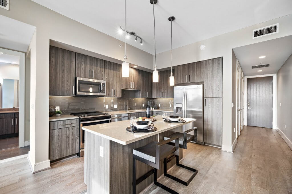 Luxury Studio, 1, 2 & 3 Bedroom Apartments in Houston CATALYST