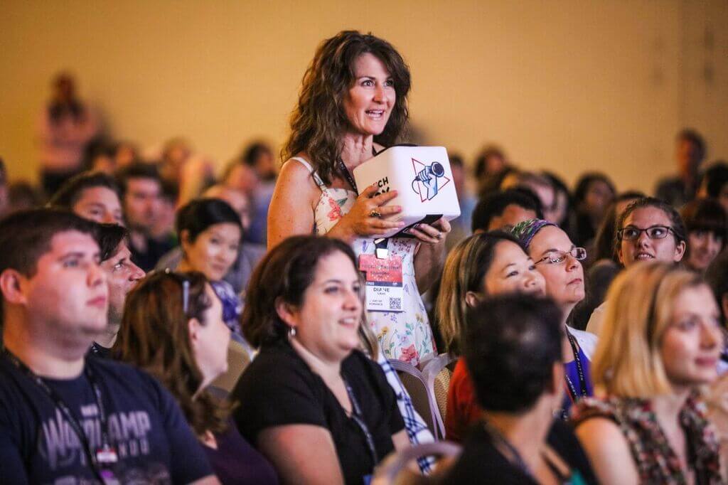 How to customize a Catchbox throwable microphone Catchbox