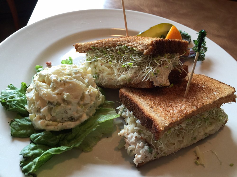 3 Catch Seafood Bar & Grill