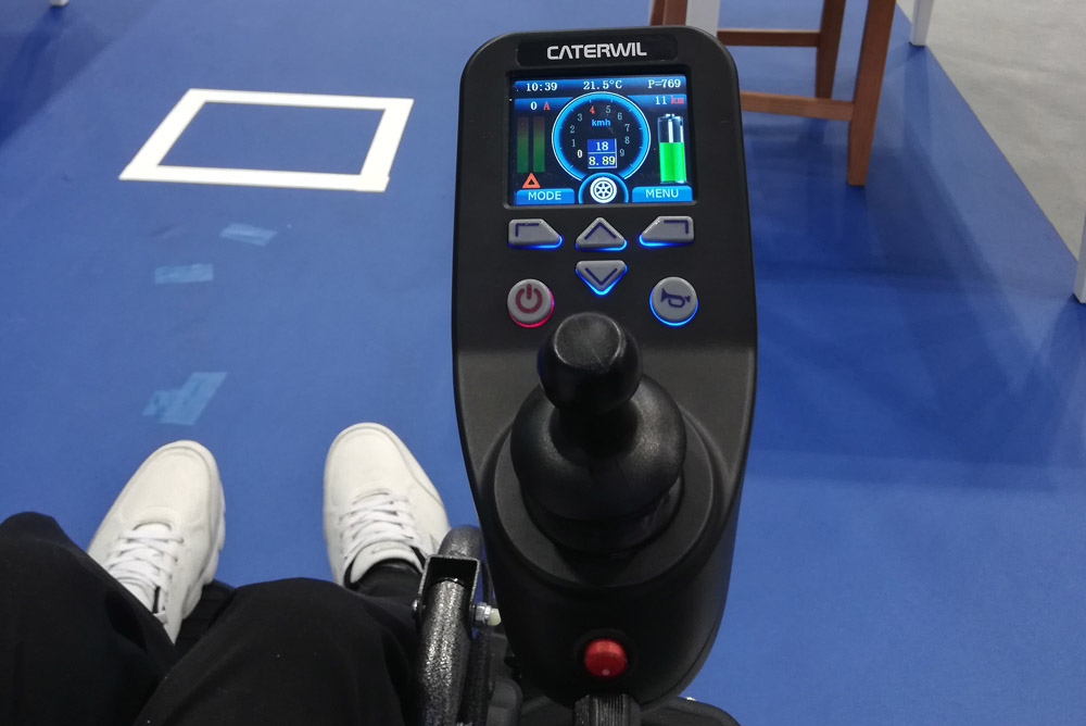 Разработаны пульты с LCD дисплеем CATERWIL в России