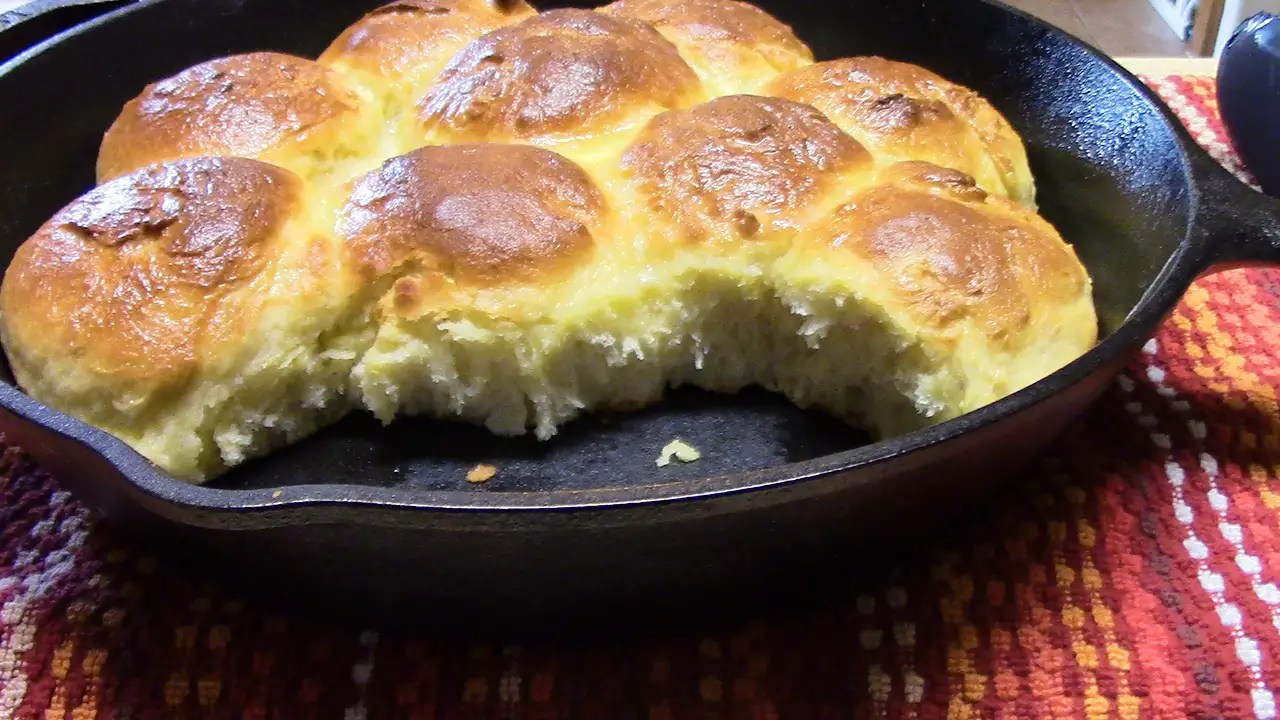 Cast Iron Skillet Yeast Rolls Catherine's Plates