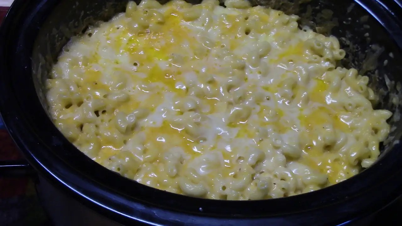 Crock Pot Macaroni & Cheese Catherine's Plates