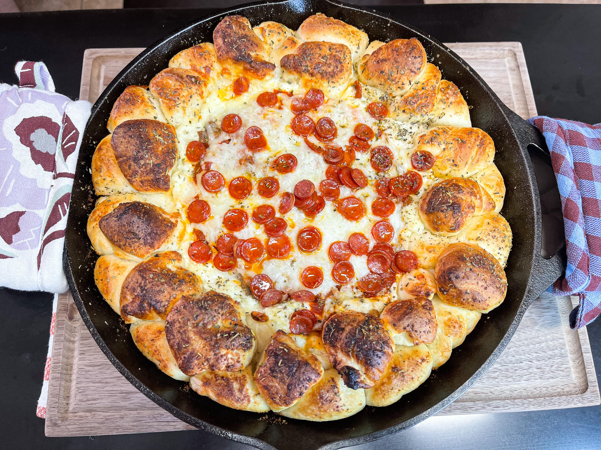 Cheesy Pizza Skillet Dip Catherine's Plates