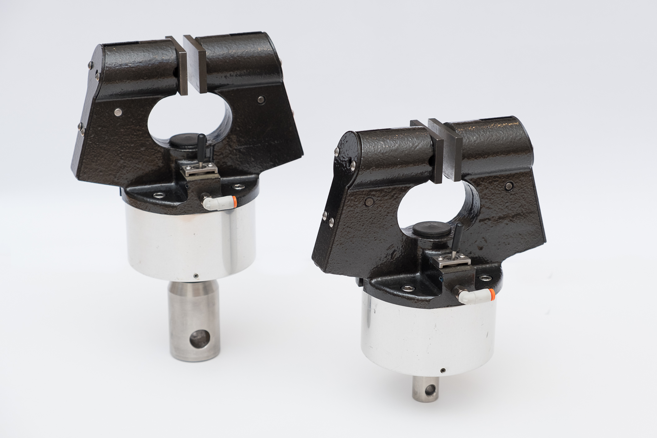 Instron 2712003 1kN Pneumatic Grips CatheterTech