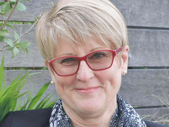 Blades School Of Hair Design California Md Laura Hoover Address