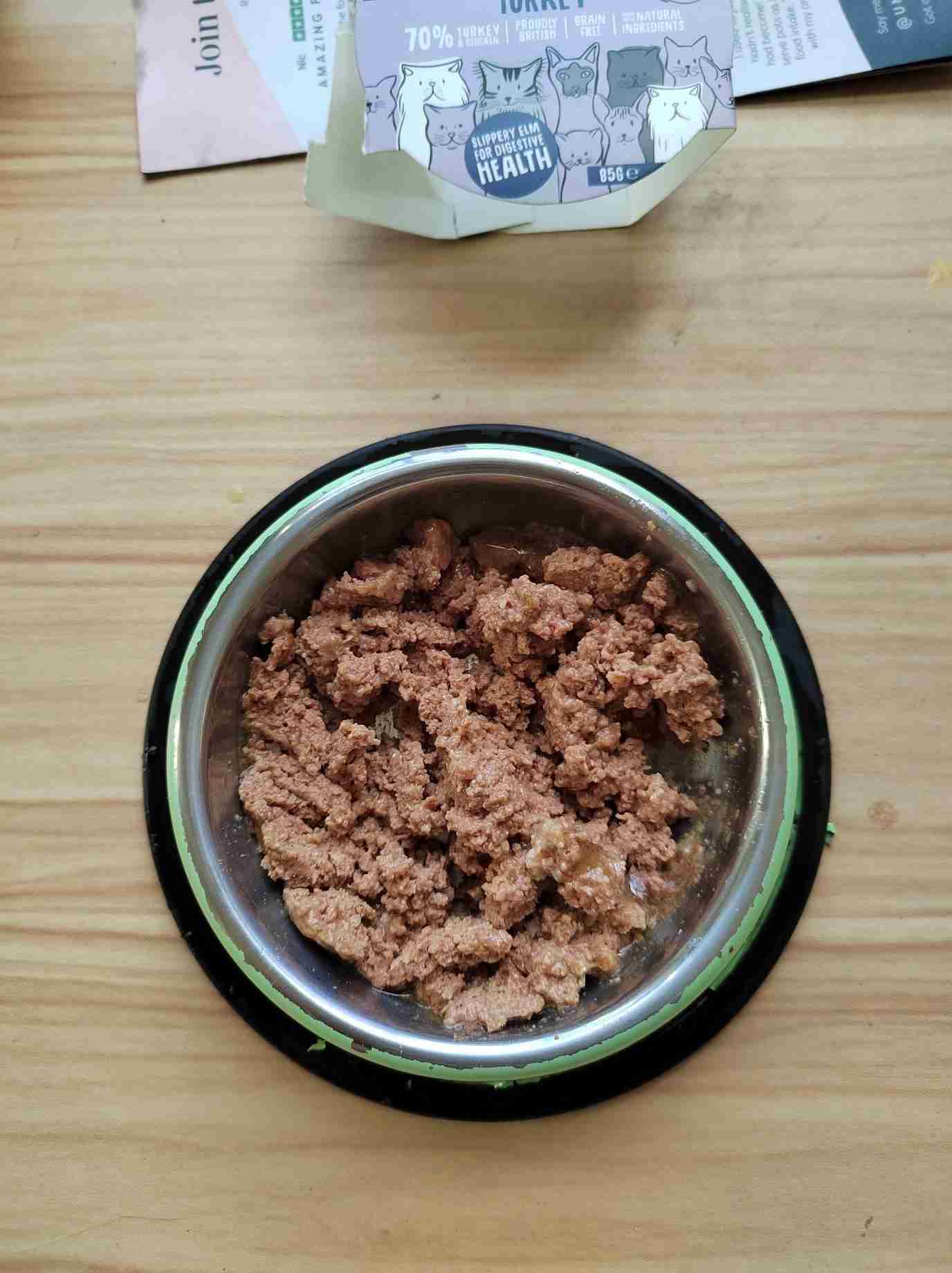 The 7 Best Healthy Canned, Soft & Wet Cat Foods in the UK