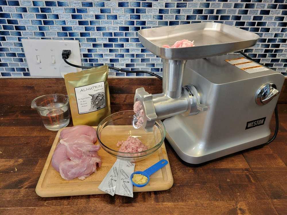 5 Homemade Cat Food Recipes (Vet Reviewed & Approved)