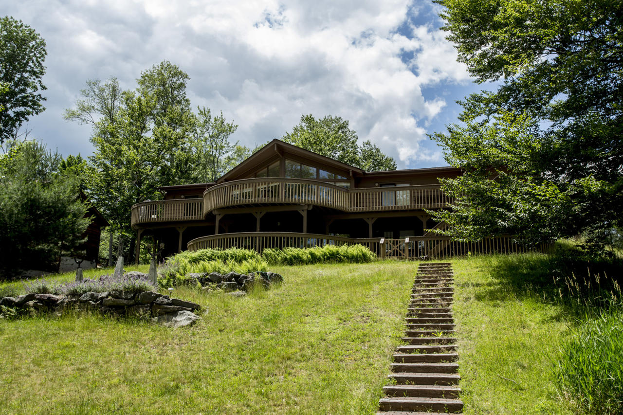 Leisurely LakeFRONT Living Catskill Castles