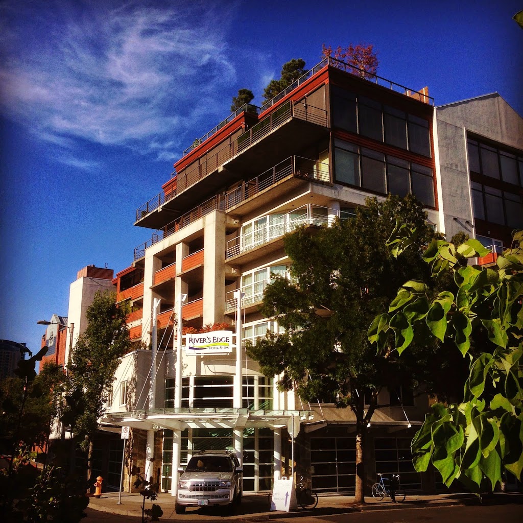 Catz on the Move River's Edge Hotel & Spa (Portland, OR) Catz in the