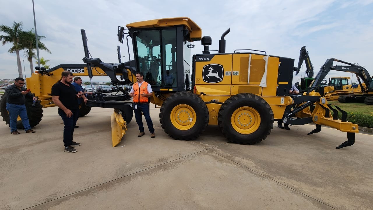 Gran Visita a la fábrica John Deere Construcción Cavialpa