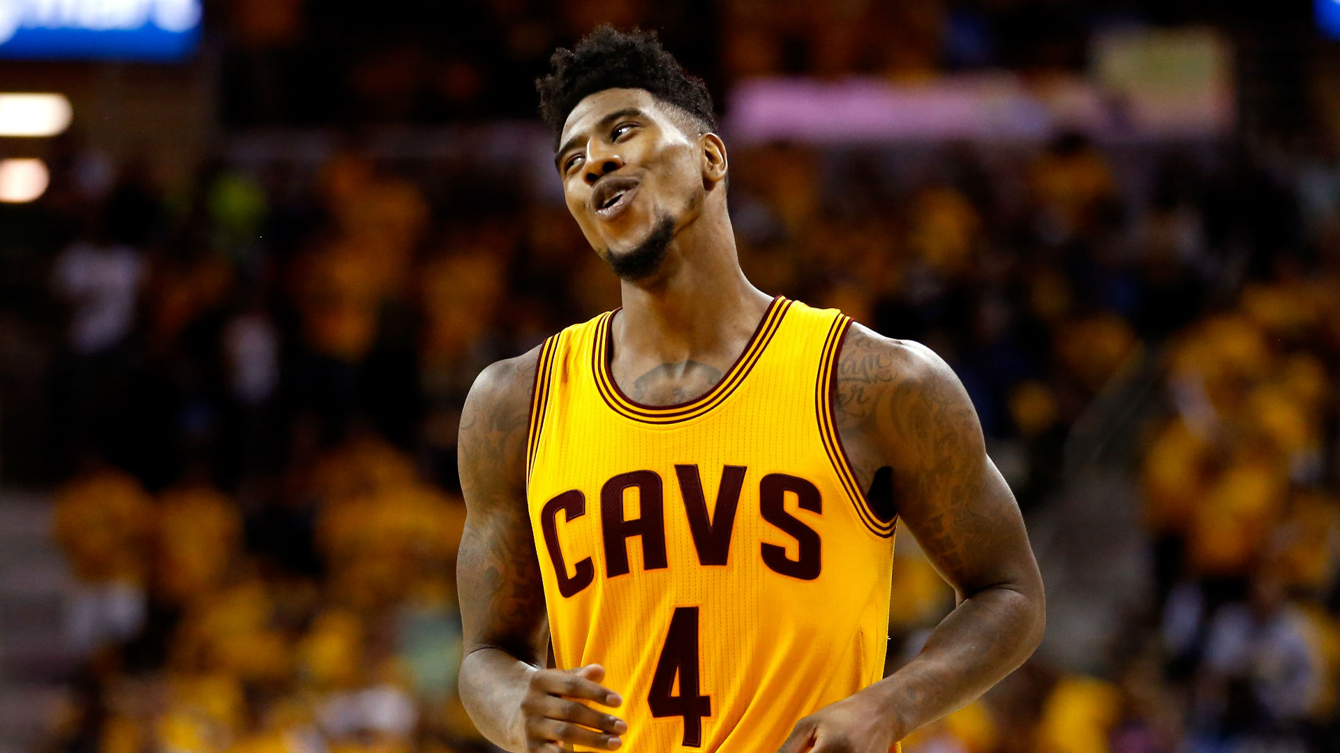 Iman Shumpert laughs at Twitter jokes about his wild hair