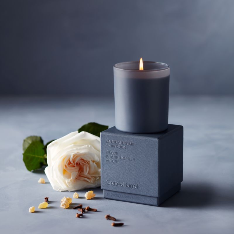Monochrome No. 6 Dusk 1Wick Scented Candle Clove, Frankincense and
