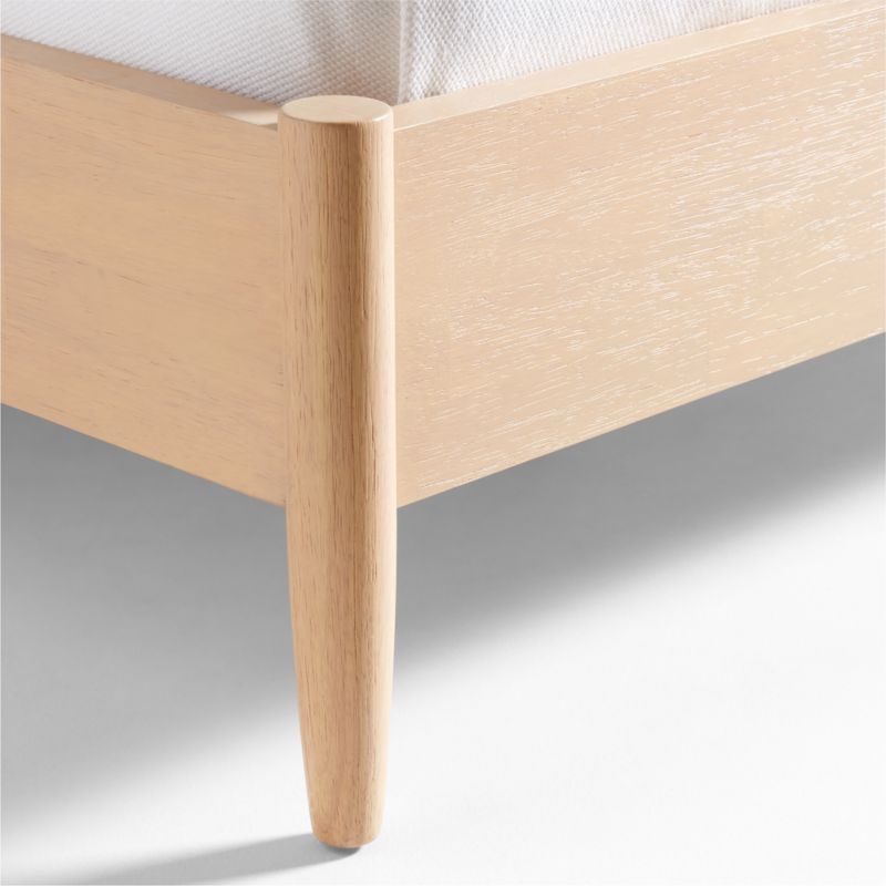 Carson Natural Wood Spindle King Bed + Reviews Crate & Barrel Canada