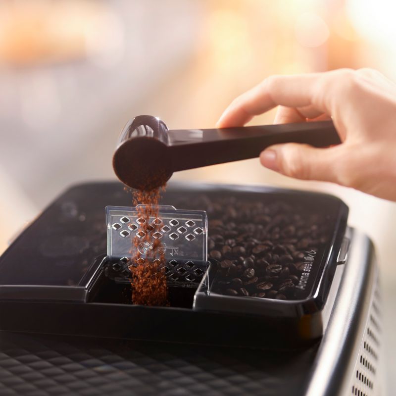 Philips 3200 Series Fully Automatic Espresso Machine with Classic Milk