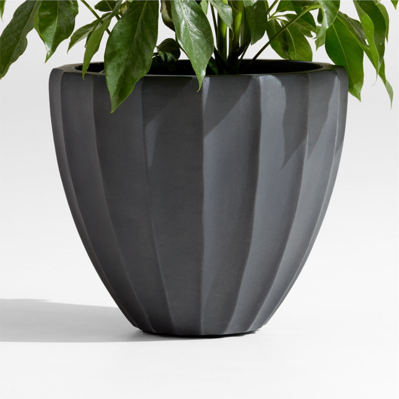 Warren Small Black Ficonstone Outdoor Planter 15.7" + Reviews Crate