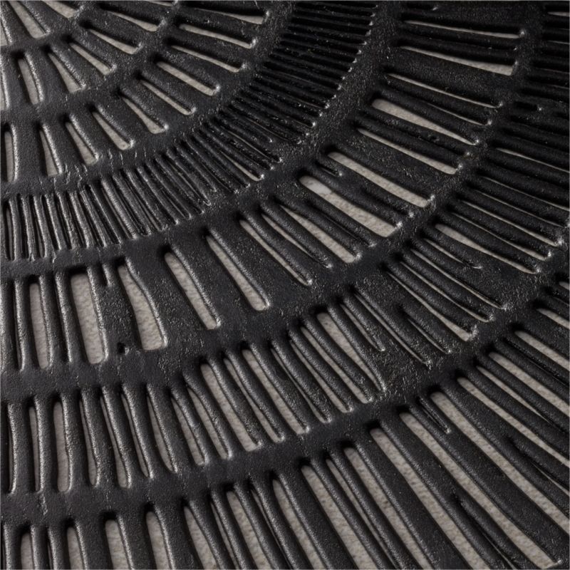 Doodle Modern Black Round Plastic Placemat + Reviews CB2