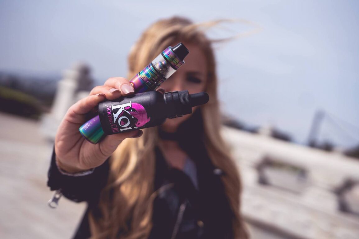 7 Best CBD Vape Juice Brands Reviews & Guide (2023)