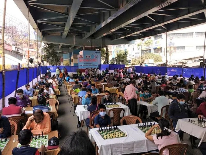 Gariahat Chess Club draws huge interest at Open Air Chess Fest