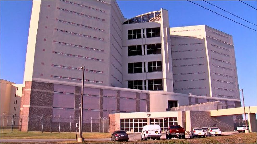PBSO supervisors in trouble after inmates in Main Detention Center were(01)