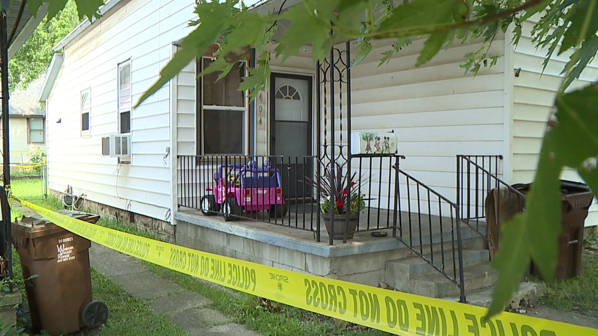 Police believe man fatally shot girlfriend before turning gun on