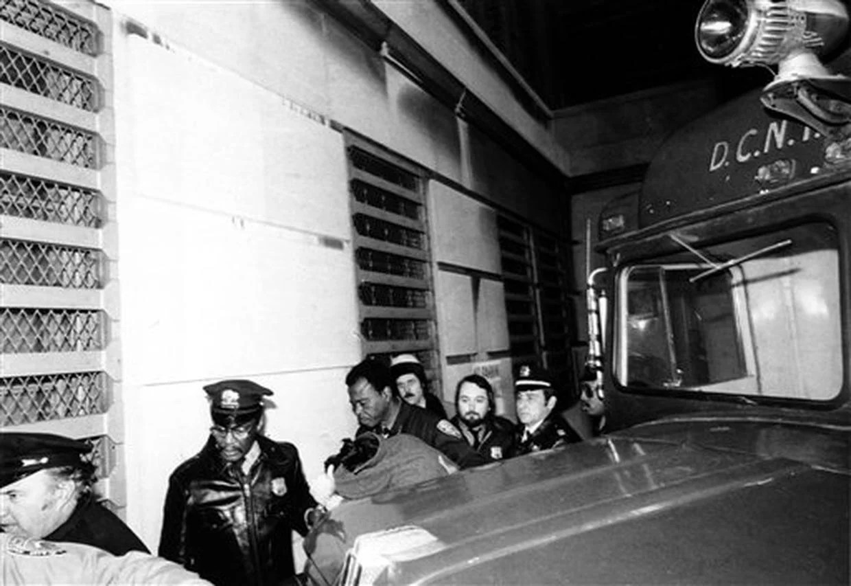 Lennon's Death Photo 10 CBS News(028)