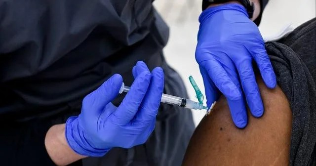 Distracted nurse gives woman 6 doses of COVID vaccine in a single shot