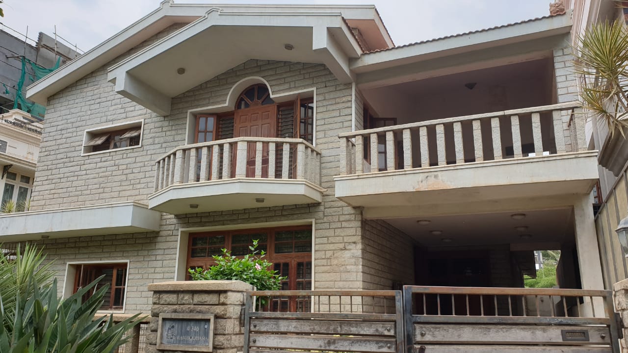 4 BHK House for sale in Dollars Layout, JP Nagar, Bangalore