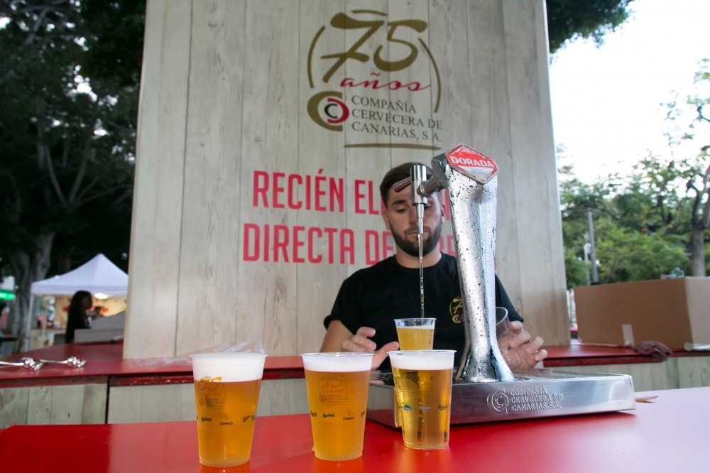 Celebración de la fiesta del 75 Aniversario de cerveza Dorada
