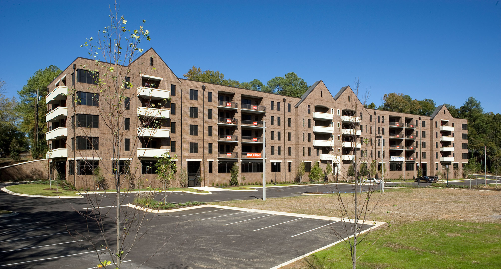 Broadway Park Condominiums CCR Architecture & Interiors