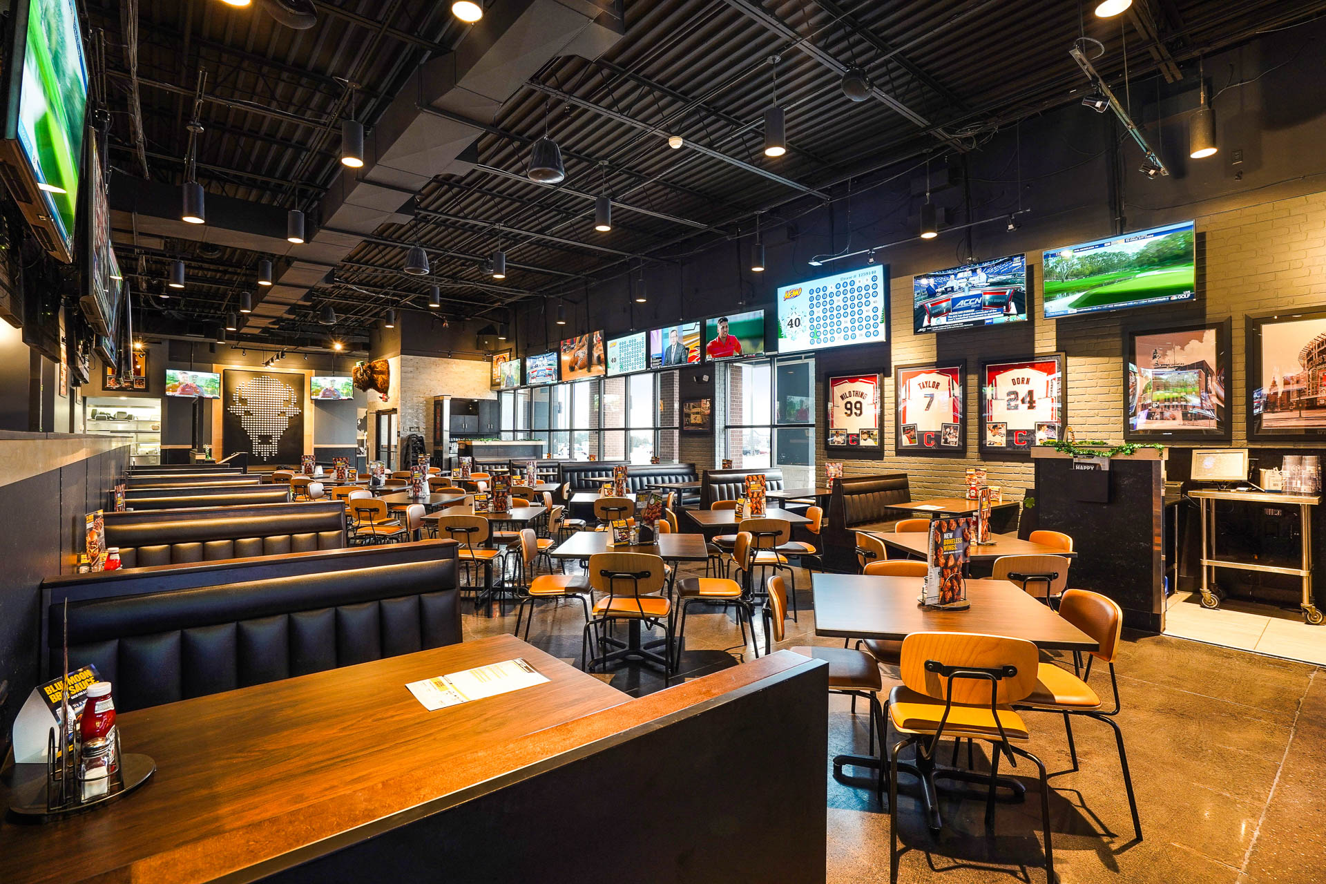 Buffalo Wild Wings CCS Construction