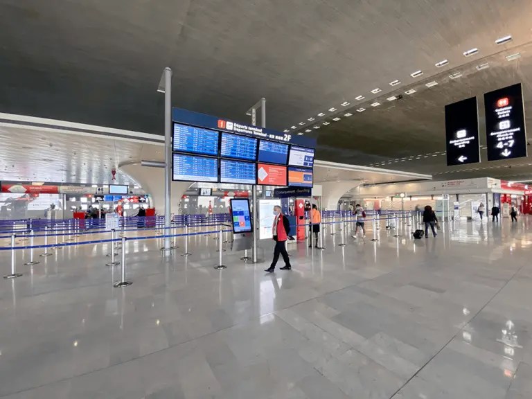 Terminal 2F AEROPORT CHARLES DE GAULLE (Roissy CDG)