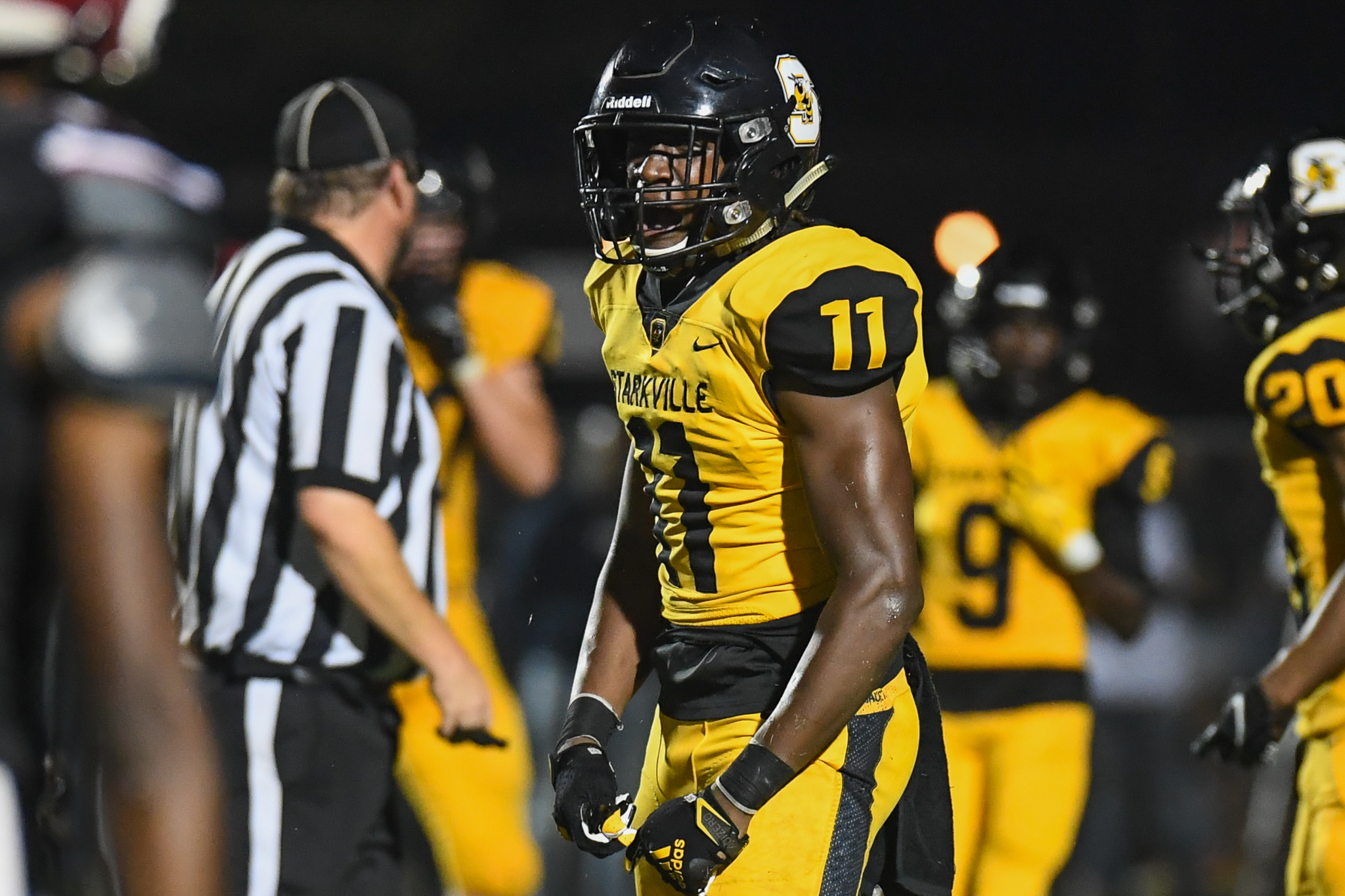 Starkville defense comes up big as Yellow Jackets edge Louisville The