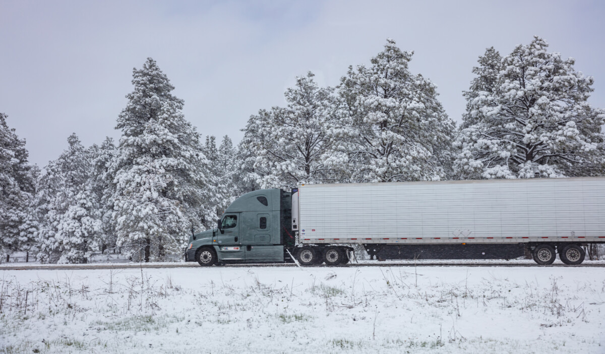 What are commercial vehicle chain requirements in Washington state?