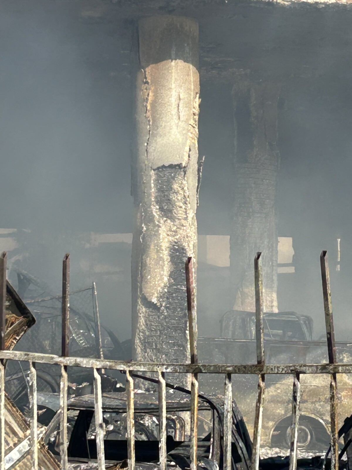 I10 in Los Angeles closed indefinitely for pallet yard fire
