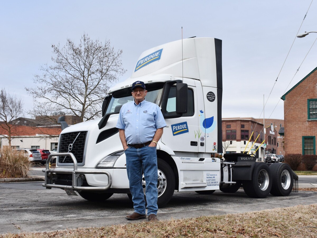 Perdue Farms celebrates truck driver for four million safe miles