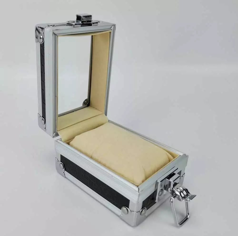 Small Watch Case One Pillow Aluminum Display Watch Case Supplier