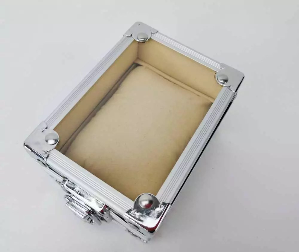 Small Watch Case One Pillow Aluminum Display Watch Case Supplier