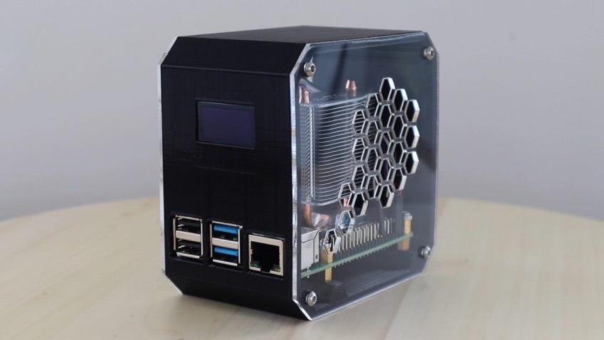 DIY Raspberry Pi 4 Desktop Case With OLED Stats Display piday 