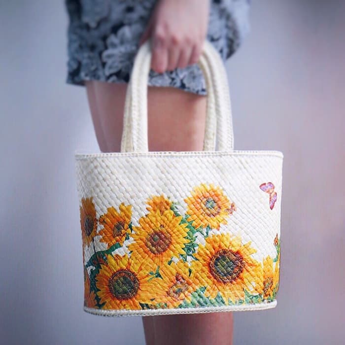 5 Kreasi tas decoupage pandan yang buat penampilan makin kece