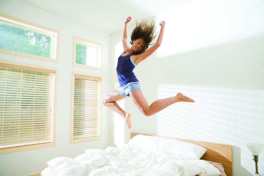 5 Things to do before bed to wake up feeling happy, every single day!