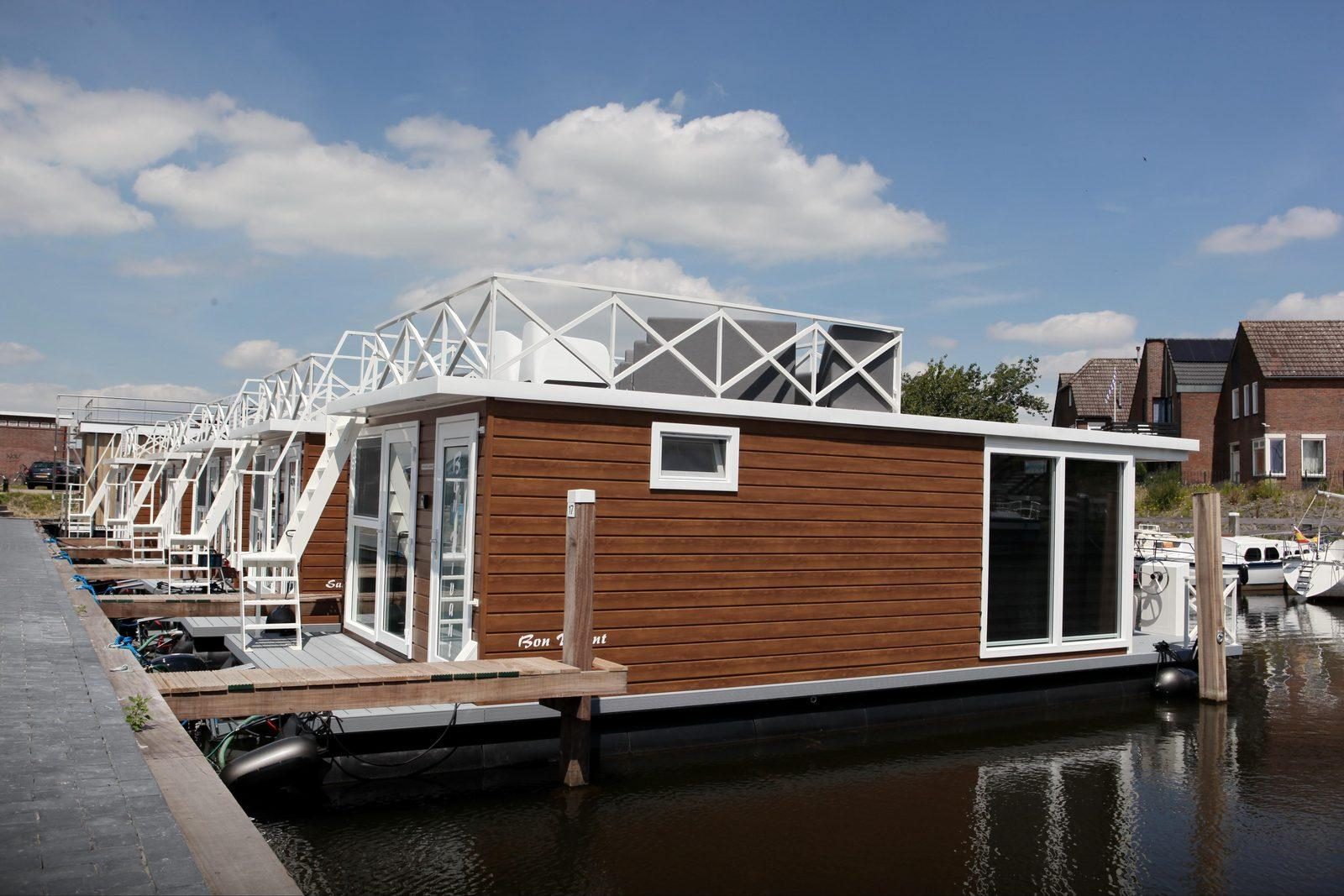 Rent a houseboat in the Netherlands Rent Houseboat