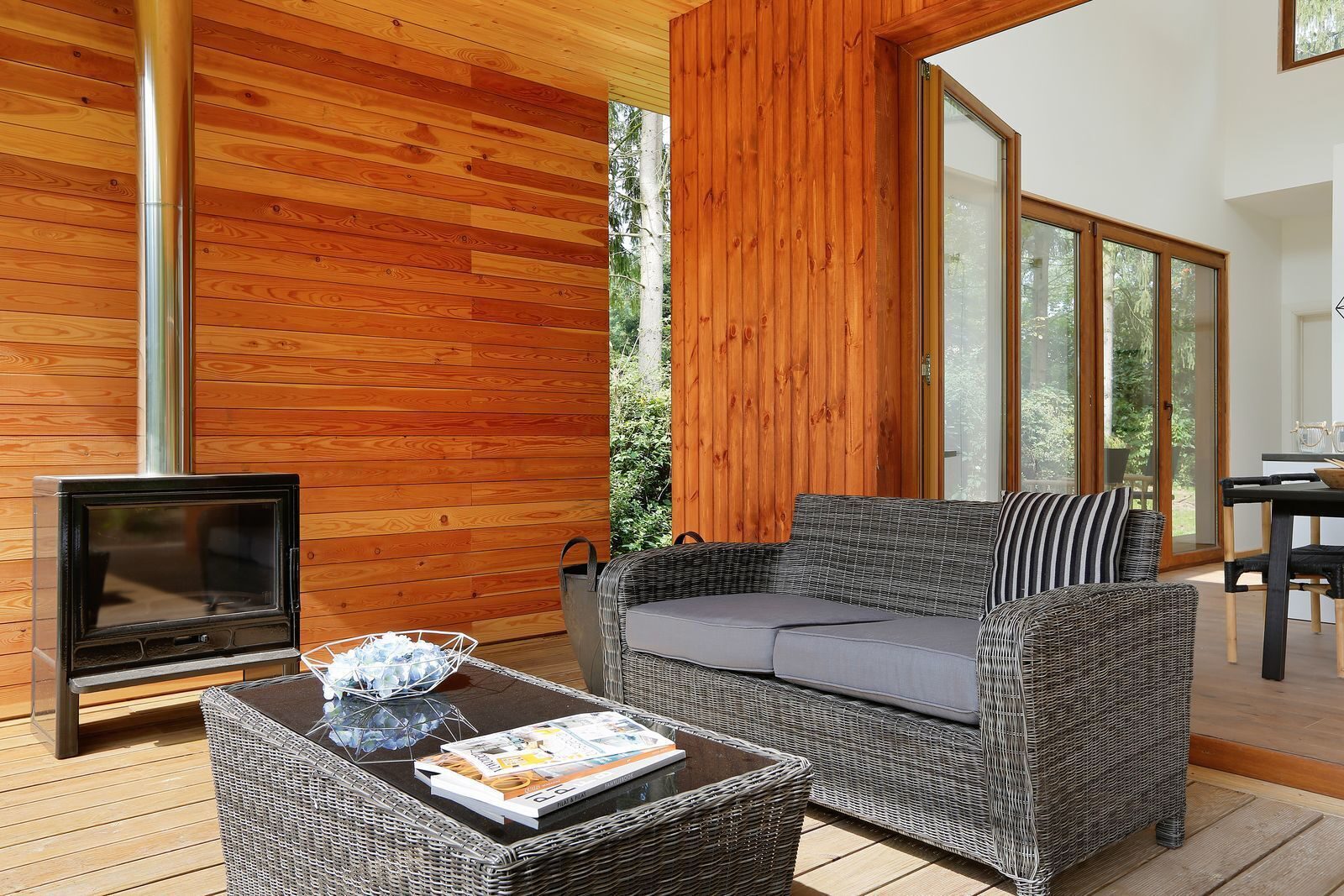 Rent a cottage fireplace BoekUwBuitenhuis