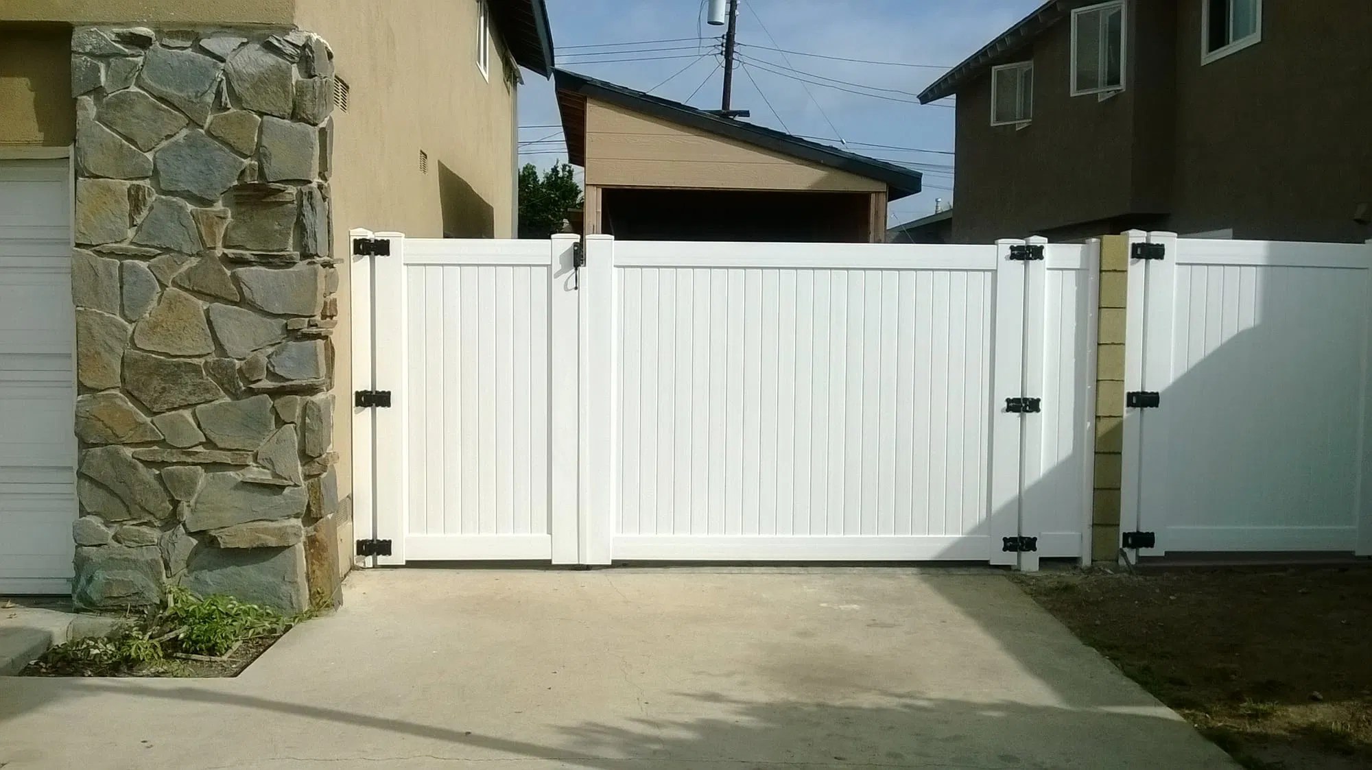 Vinyl RV Gates Custom RV gate systems are our forte. When you invest