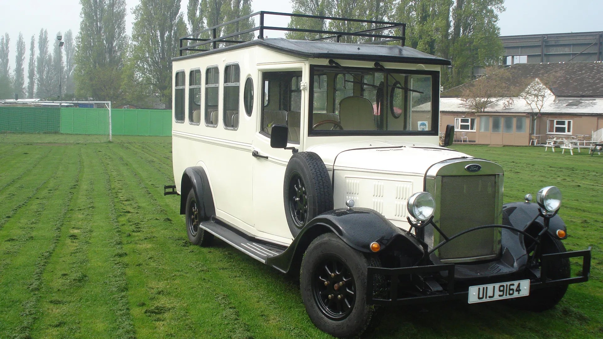 Asquith bus Asquith Motors