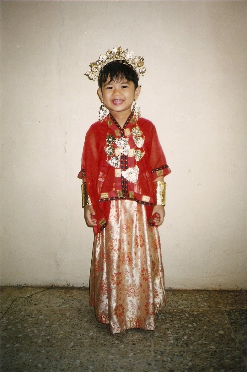 15 Baju Tradisional yang Dipake Anak Kecil Ini Emang Nggemesin. Bikin